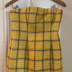 Sleeveless mini-skirt